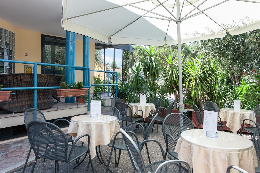 Hotel Los Angeles Assisi Bagian luar foto